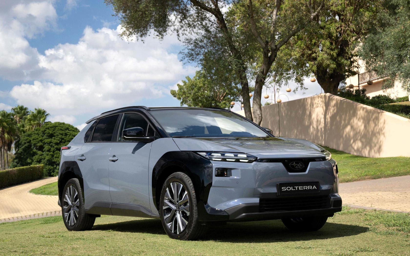 ���� Subaru Solterra 