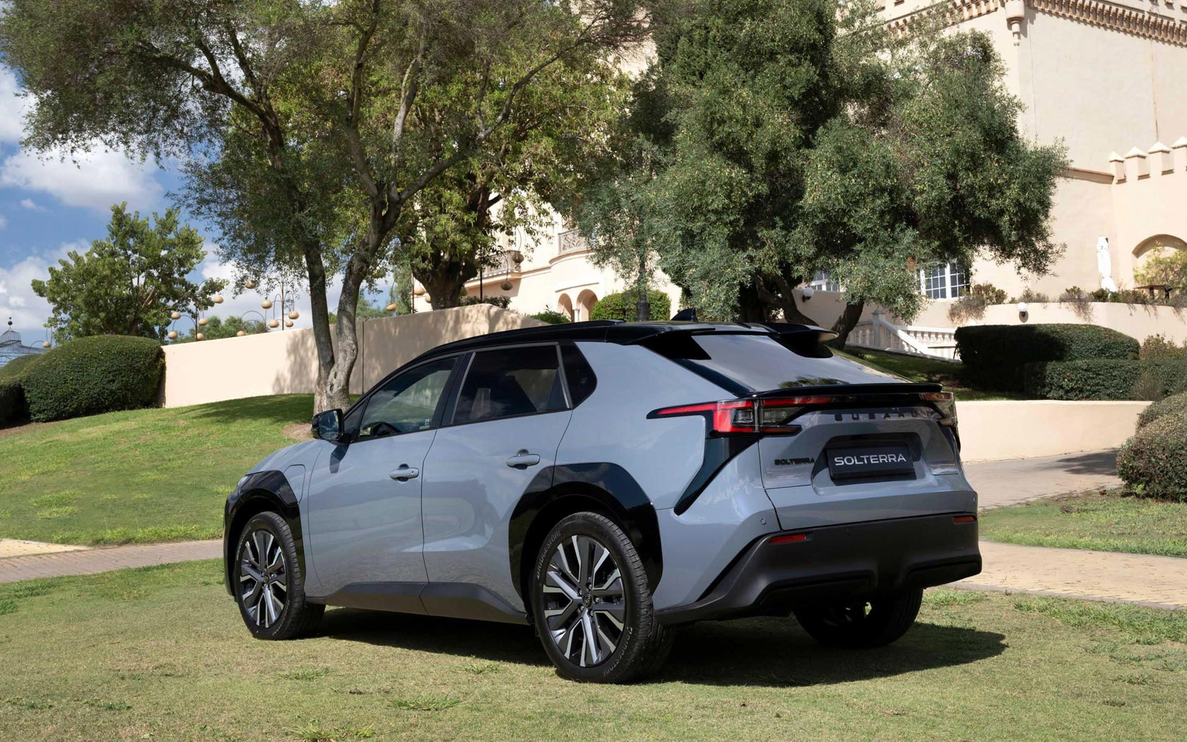 ���� Subaru Solterra 