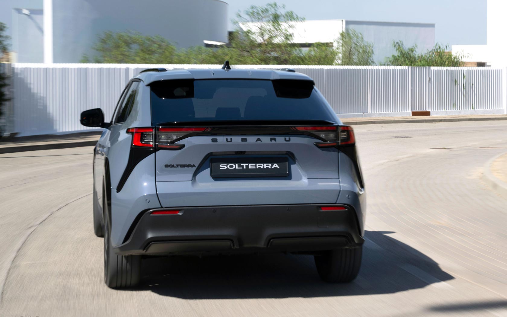 ���� Subaru Solterra 