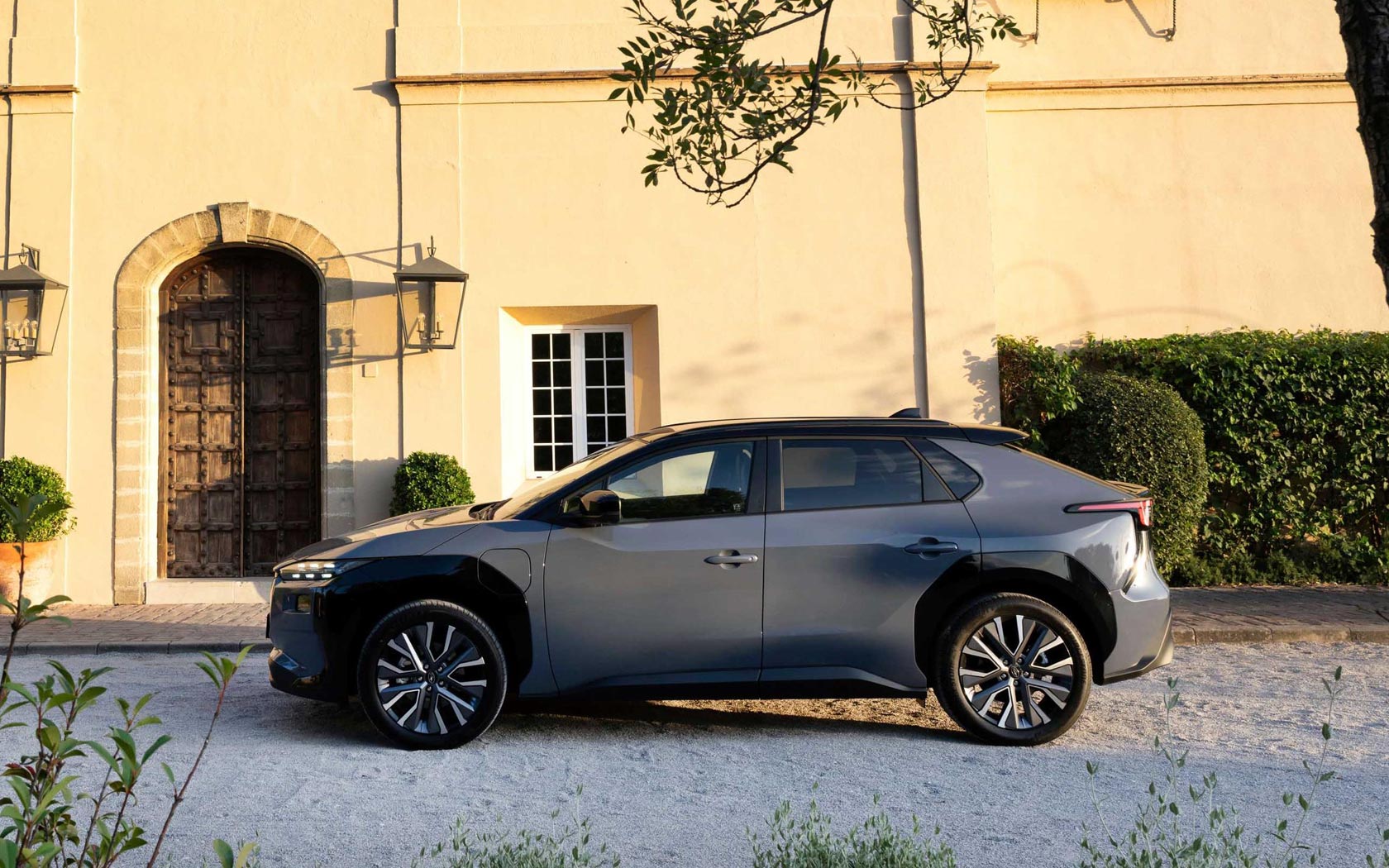 ���� Subaru Solterra 