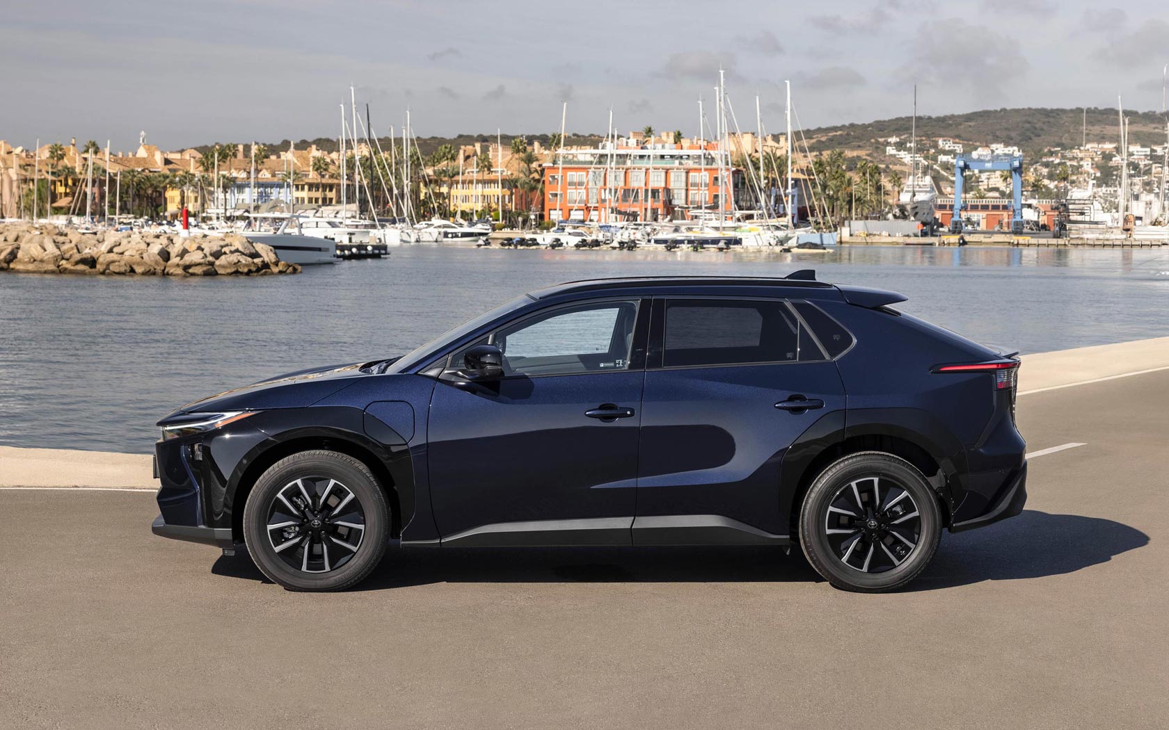 ���� Toyota bZ4X 