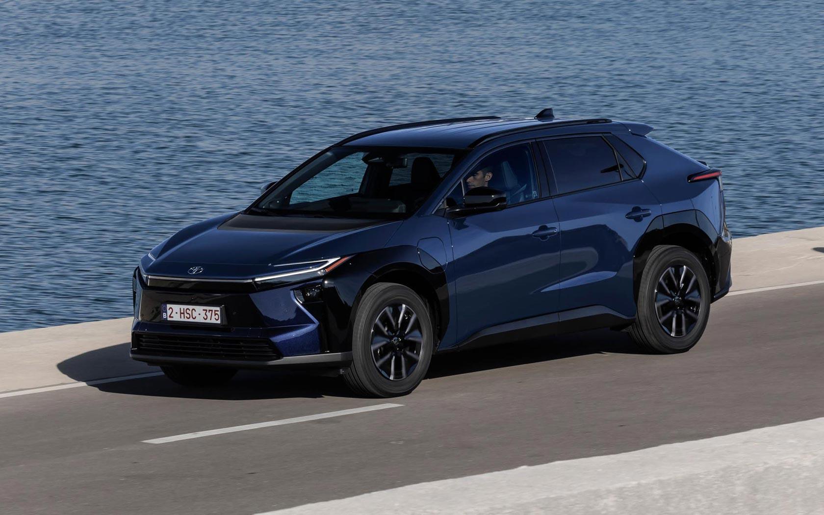 ���� Toyota bZ4X 