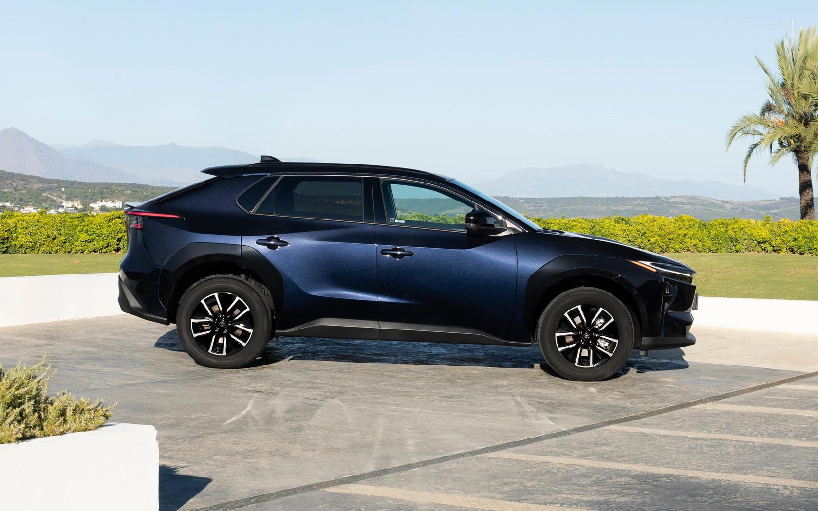 ���� Toyota bZ4X 