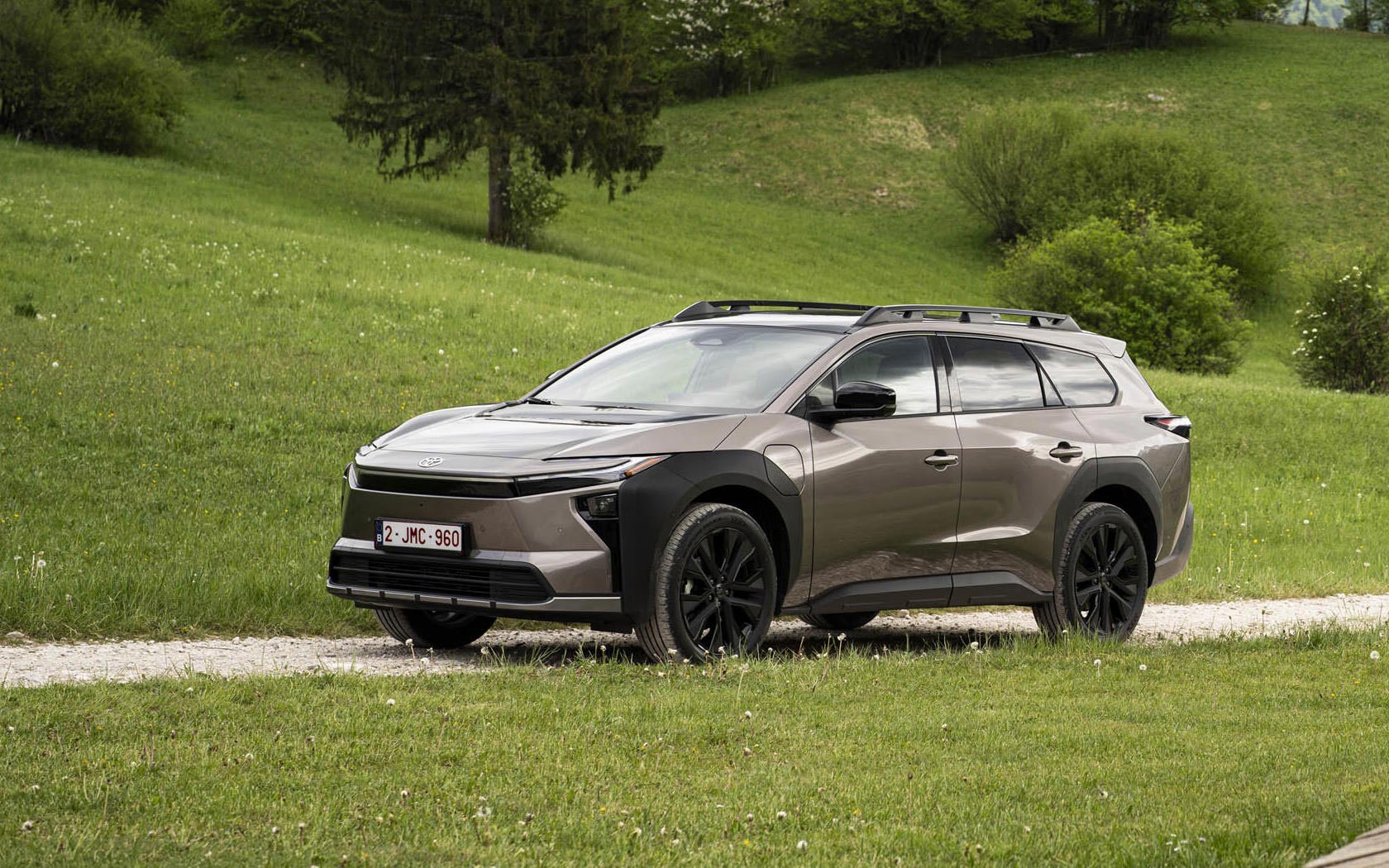 ���� Toyota bZ4X Touring 