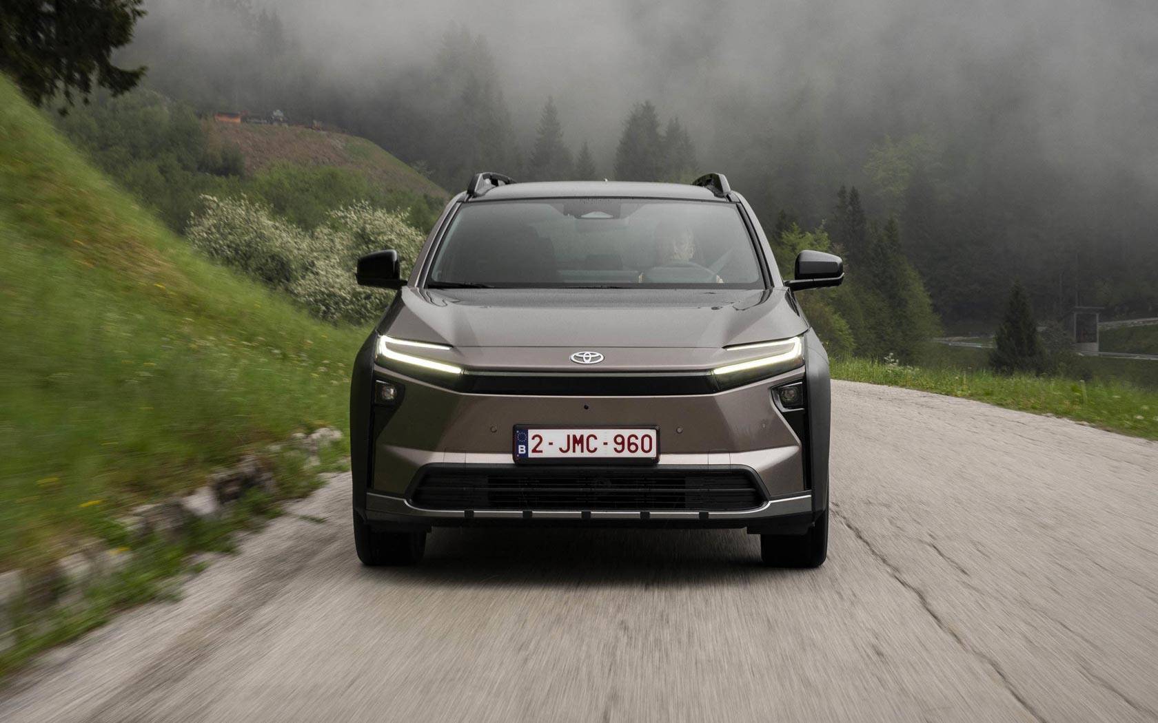 ���� Toyota bZ4X Touring 