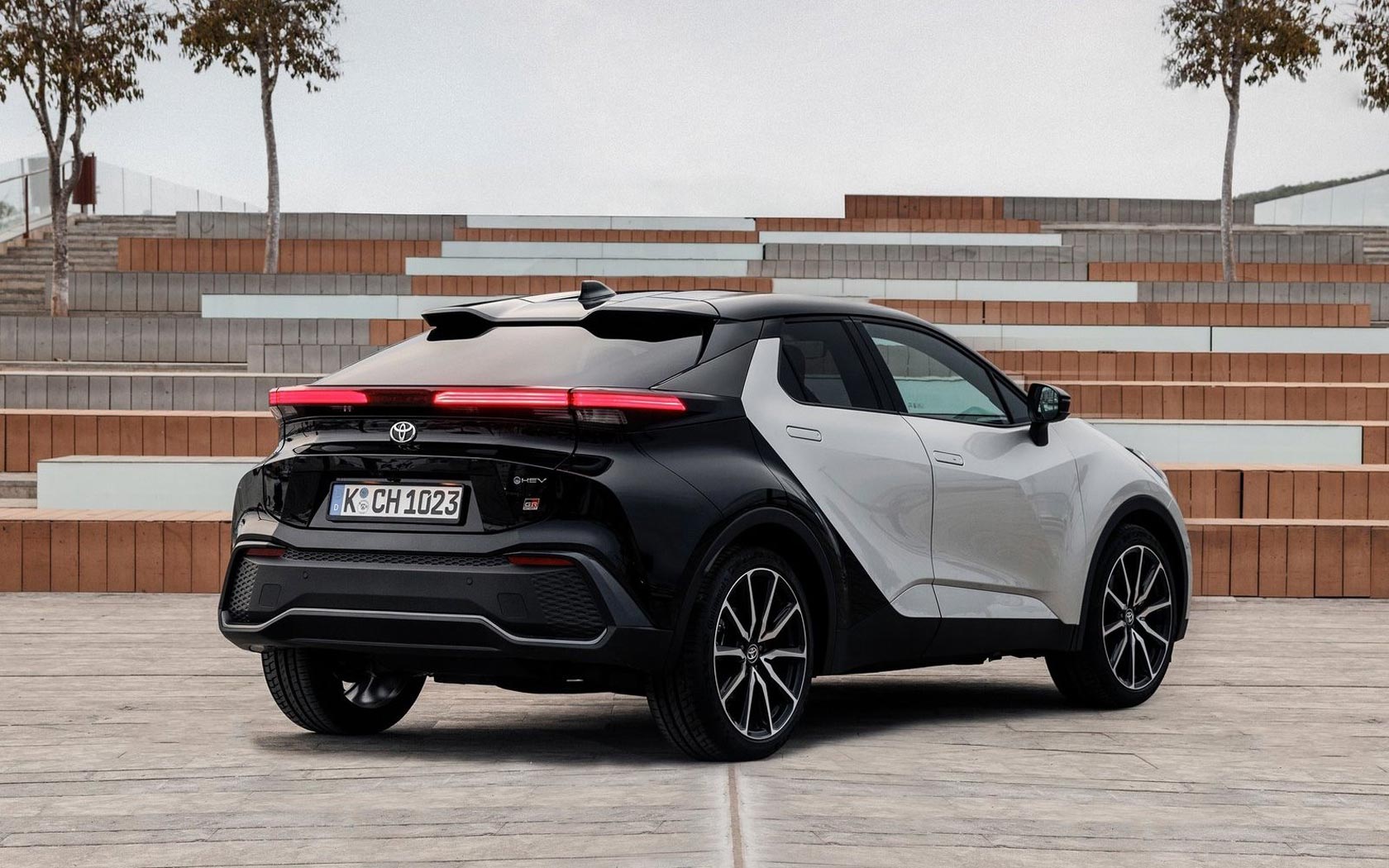  Toyota C-HR 