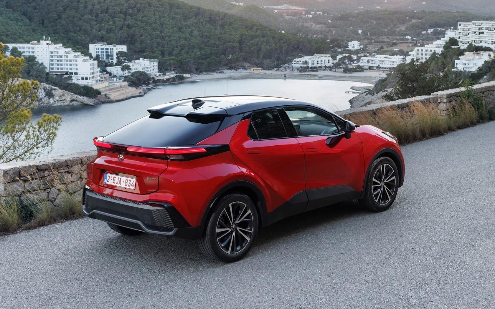  Toyota C-HR 