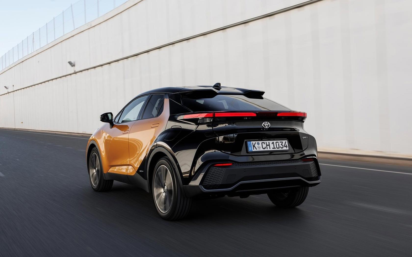  Toyota C-HR 