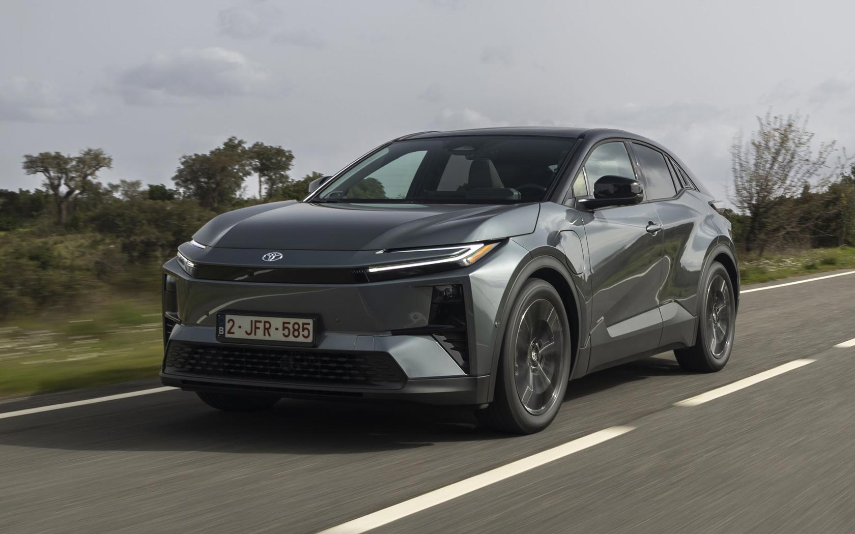 ���� Toyota C-HR Plus 