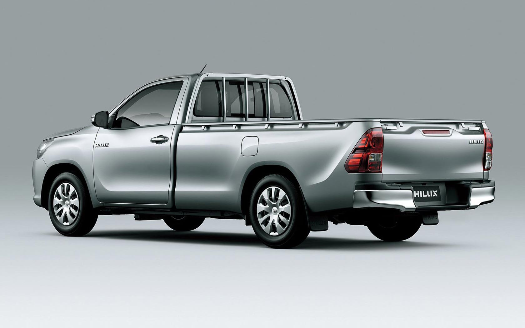  Toyota Hilux (2015-2020)