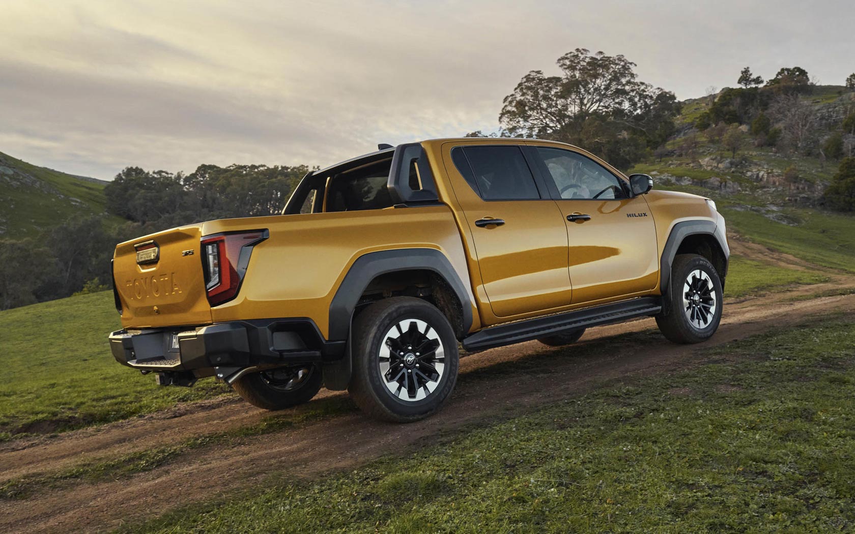 ���� Toyota Hilux 