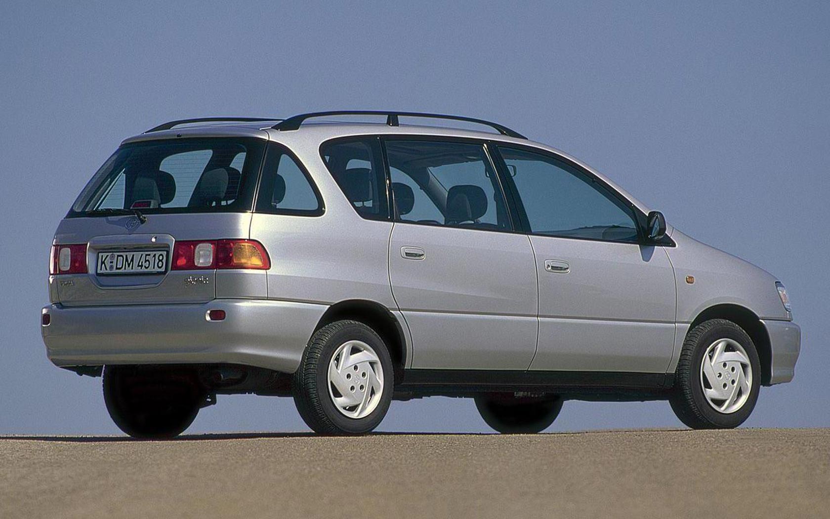 ���� Toyota Picnic 