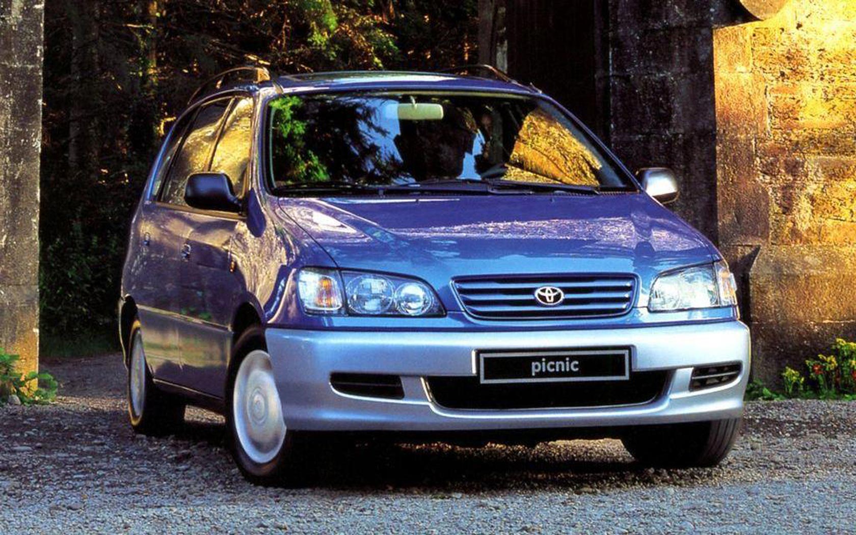 ���� Toyota Picnic 