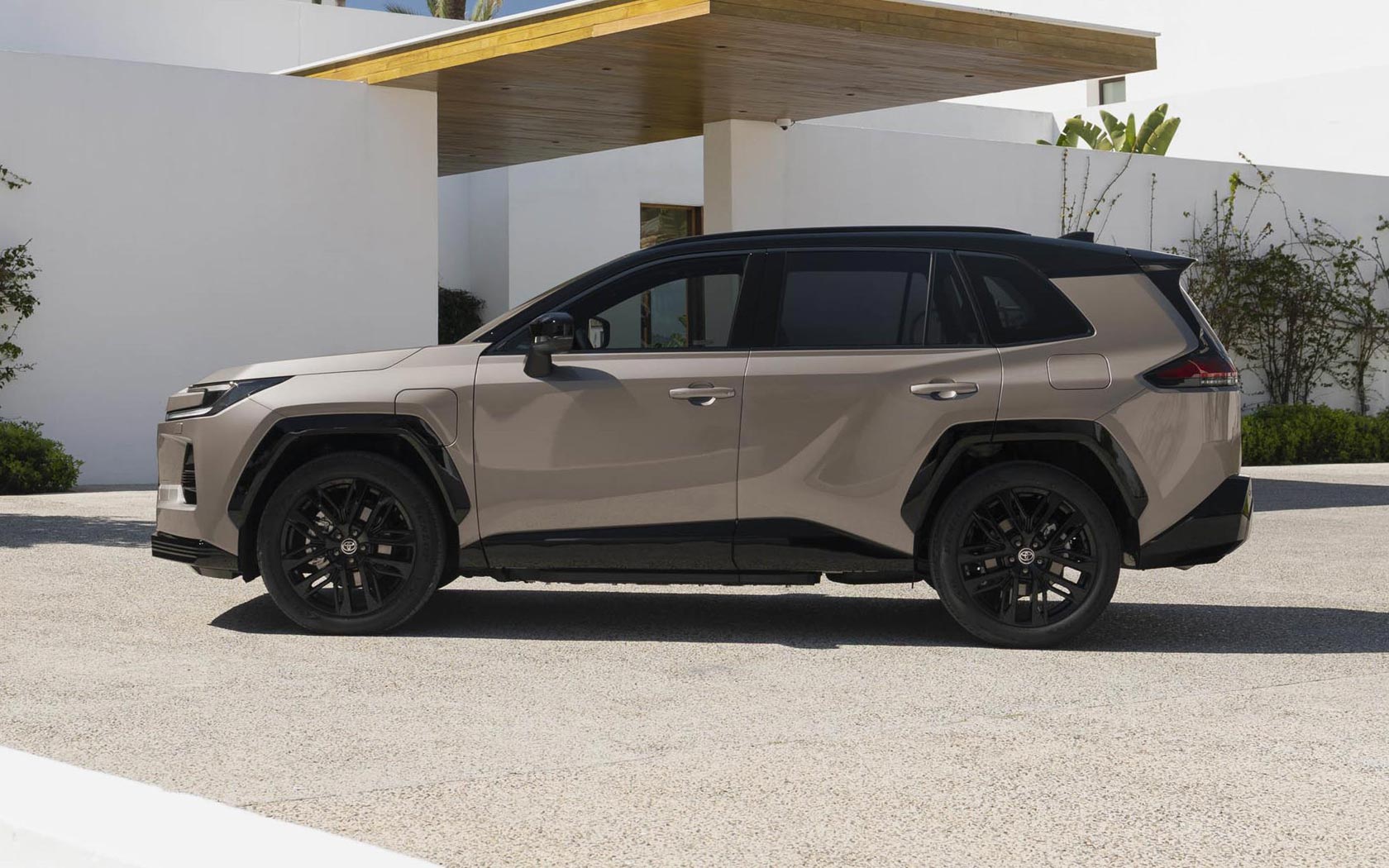 ���� Toyota RAV4 