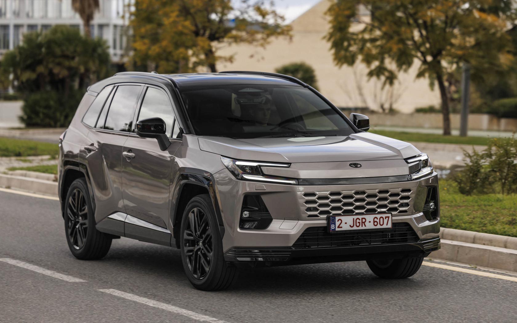 ���� Toyota RAV4 