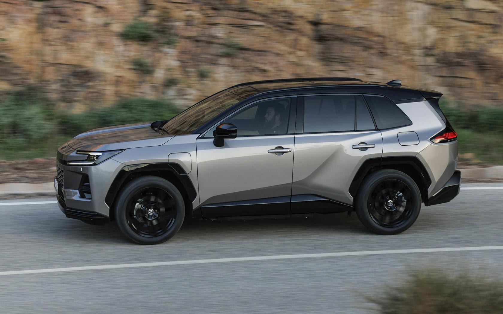 ���� Toyota RAV4 