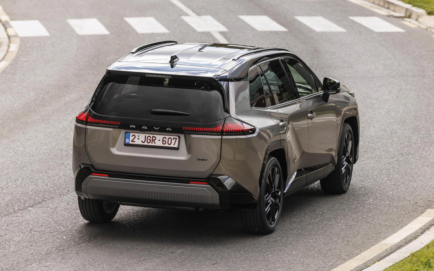 ���� Toyota RAV4 