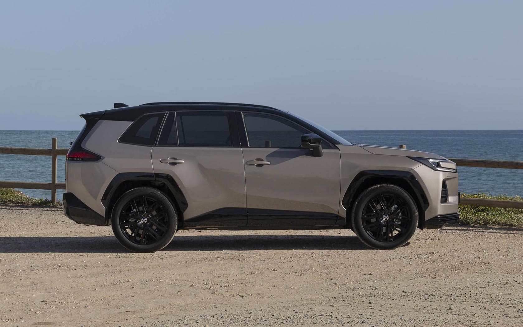 ���� Toyota RAV4 