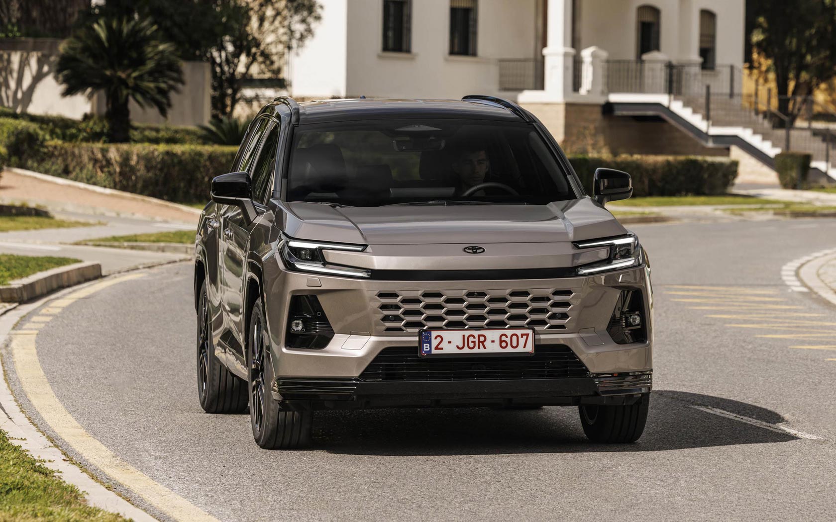 ���� Toyota RAV4 