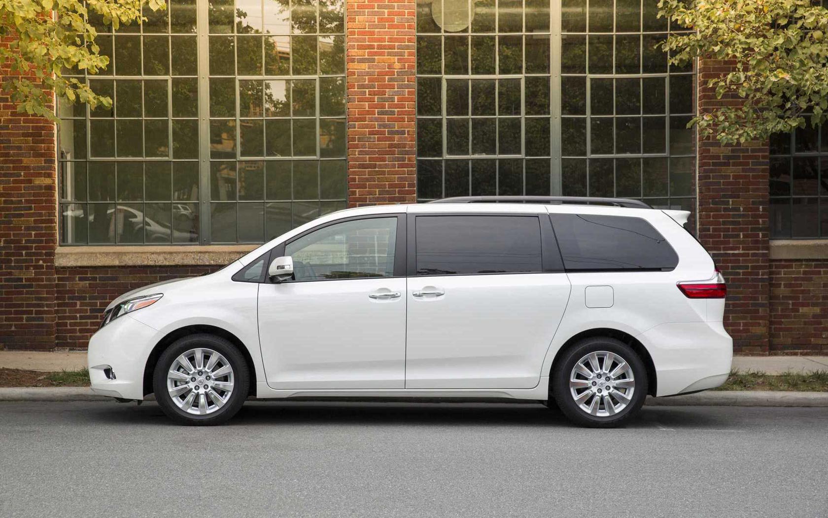  Toyota Sienna (2014-2017)