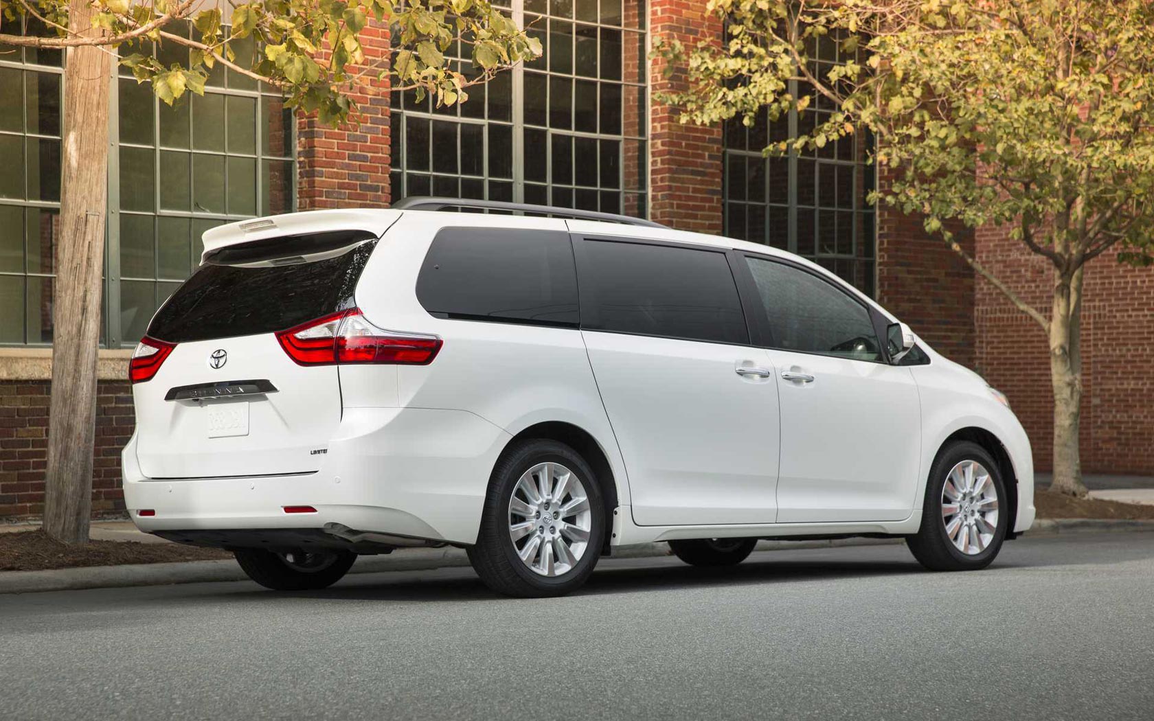  Toyota Sienna (2014-2017)