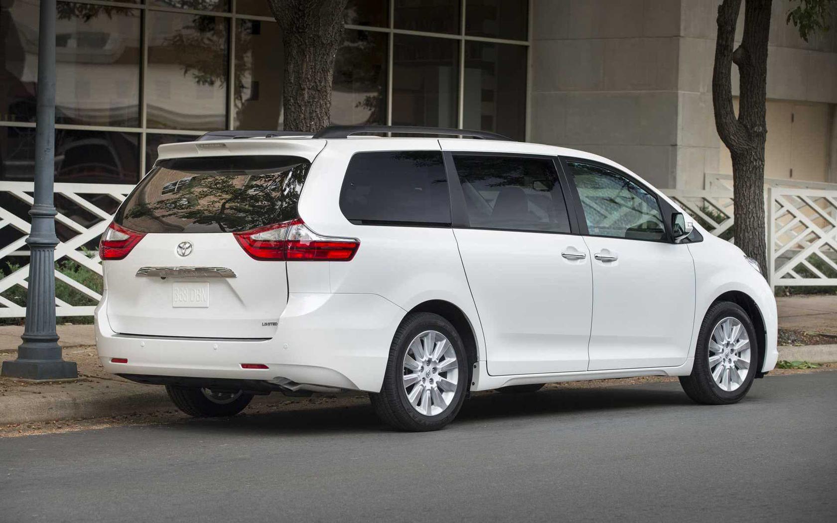  Toyota Sienna (2014-2017)