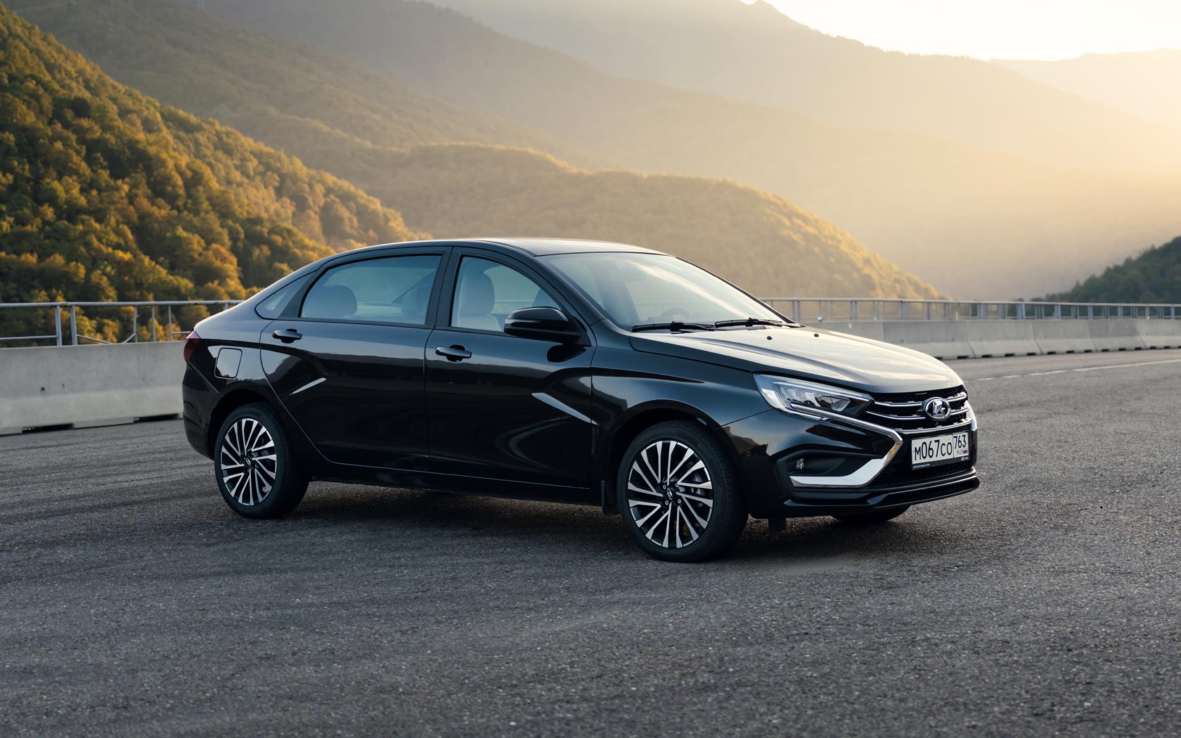  Lada Aura 