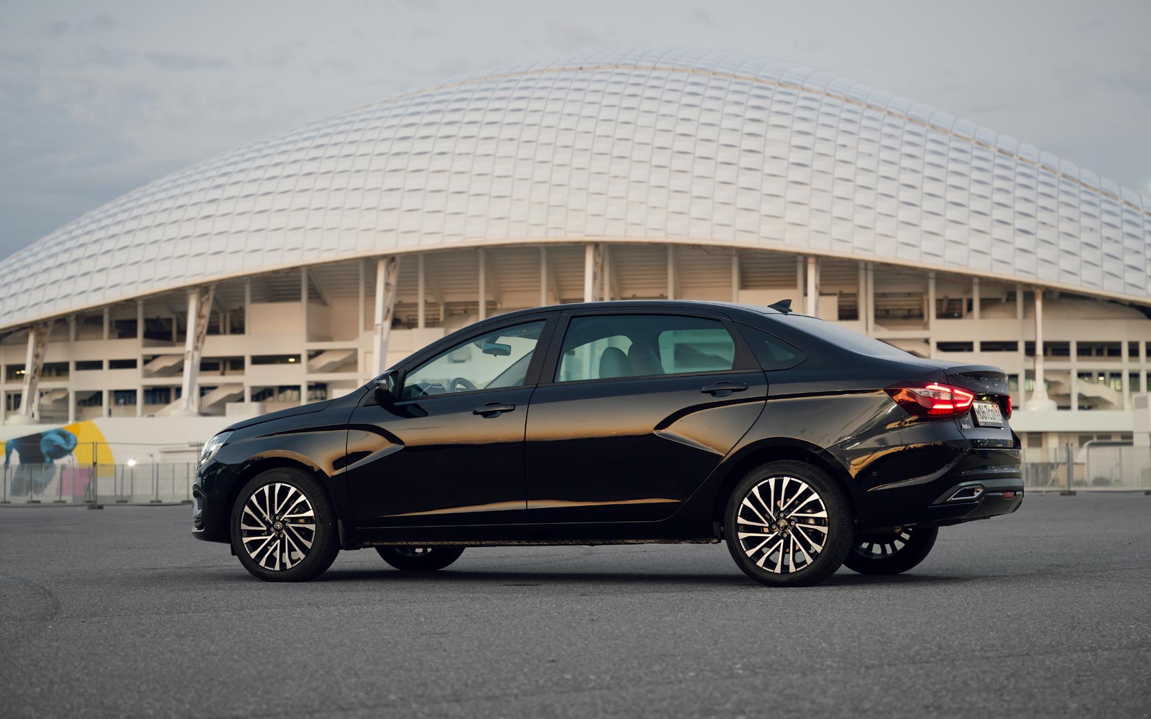  Lada Aura 