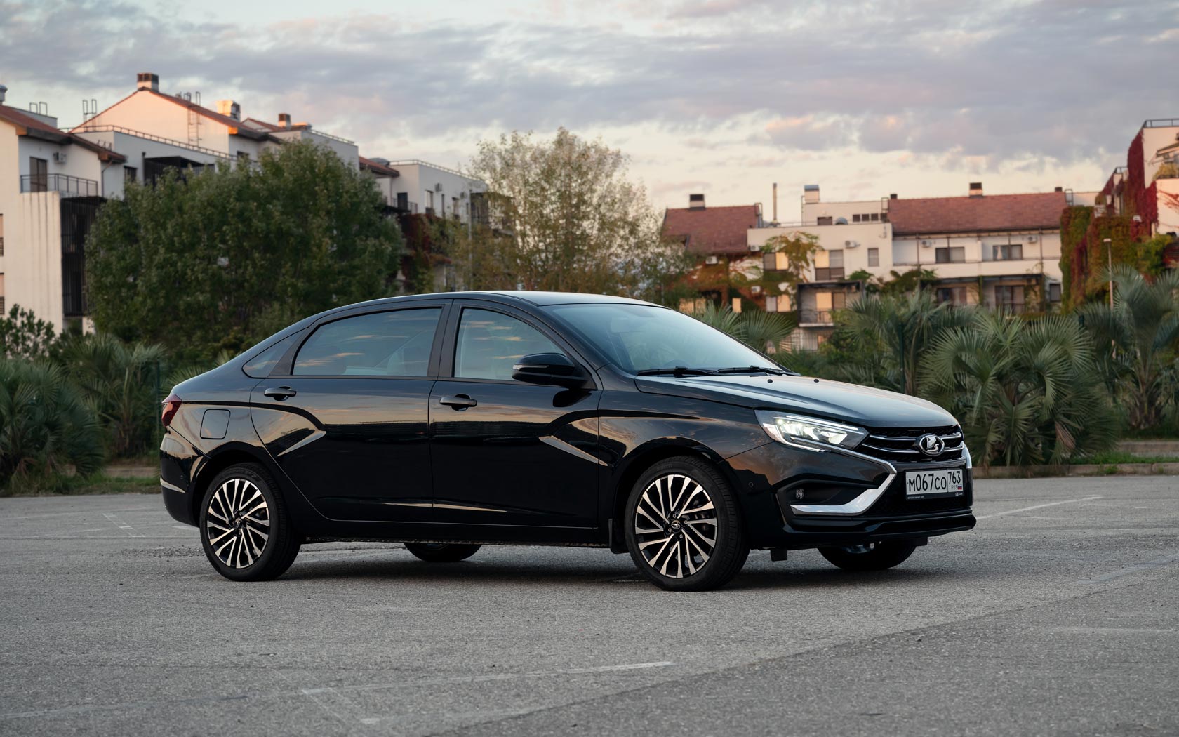  Lada Aura 