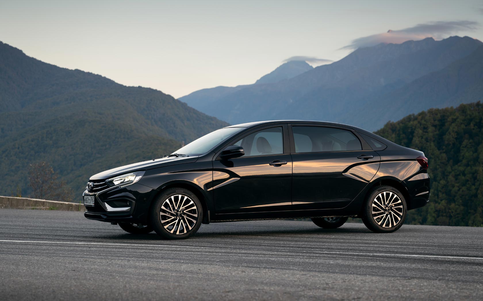  Lada Aura 