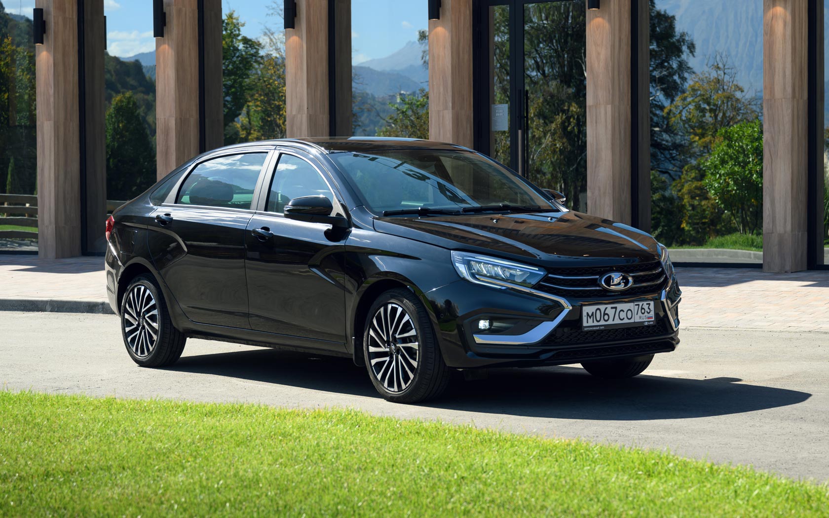  Lada Aura 