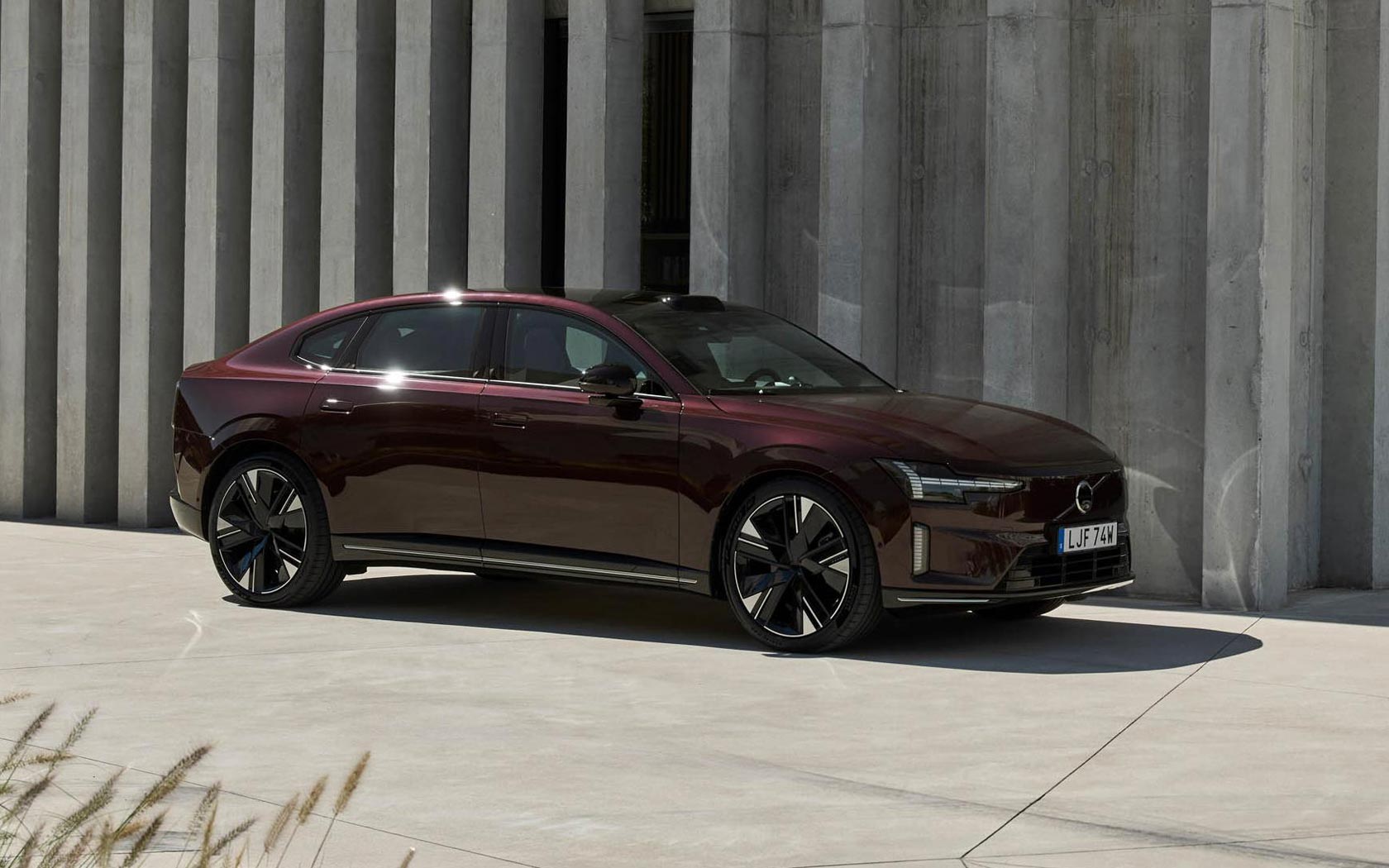 ���� Volvo ES90 