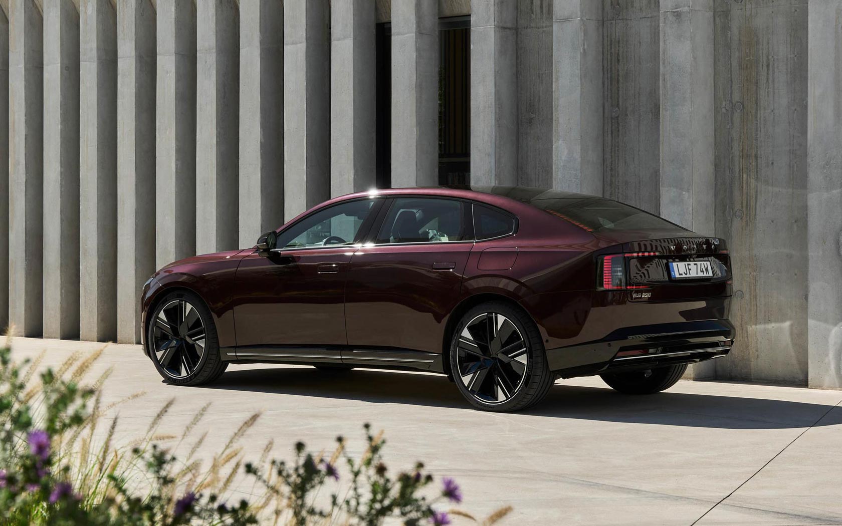 ���� Volvo ES90 