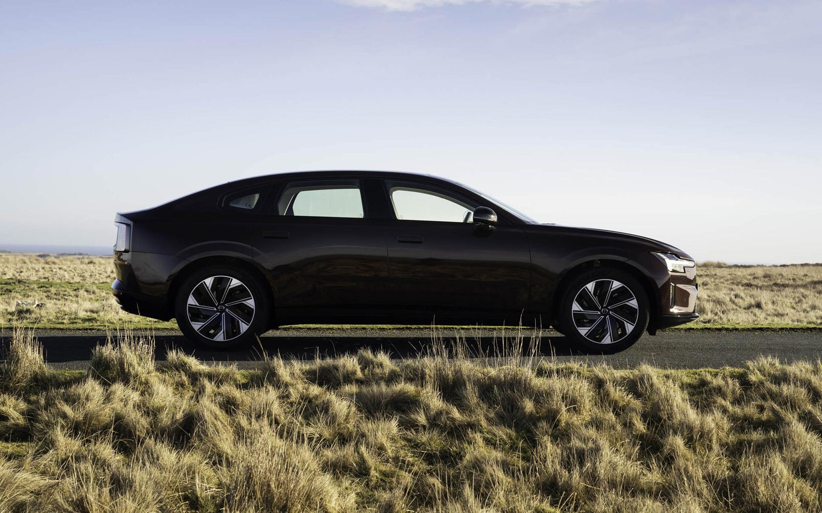 ���� Volvo ES90 