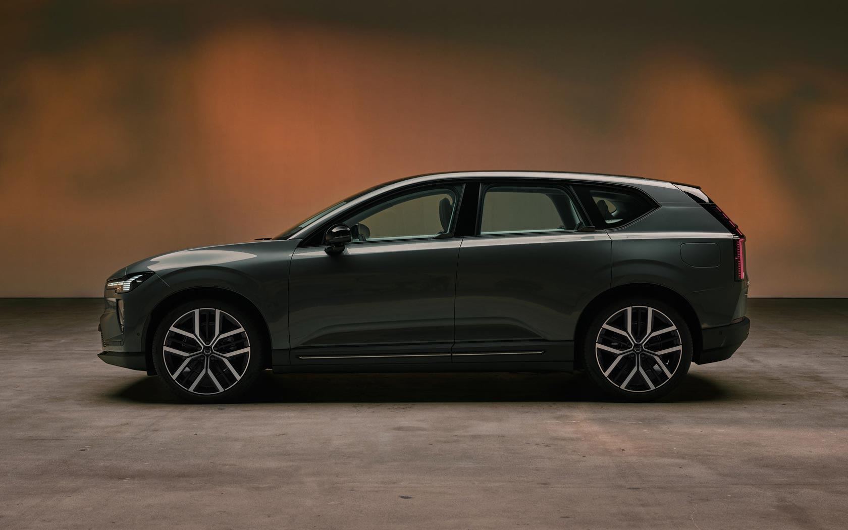 ���� Volvo EX60 