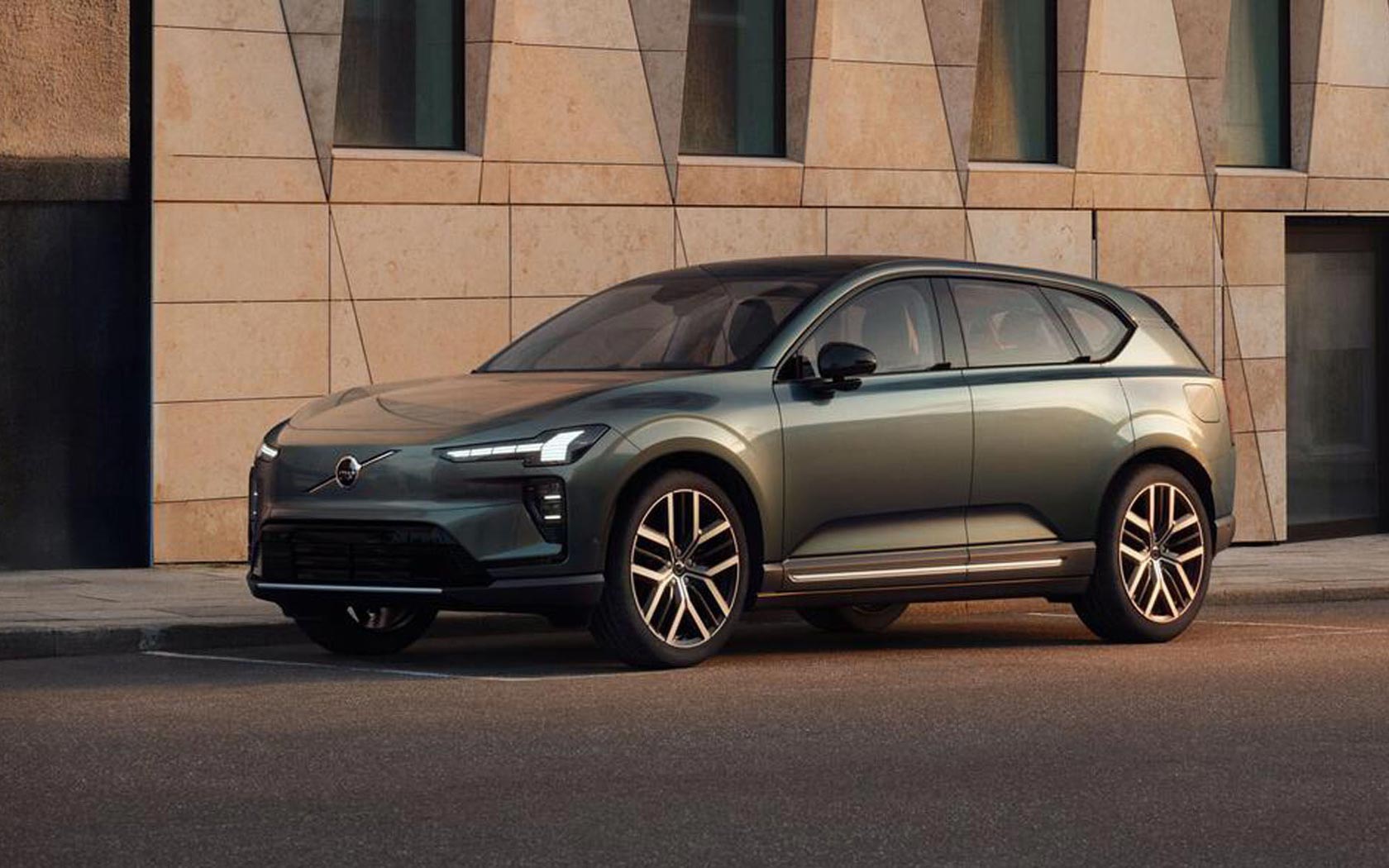 ���� Volvo EX60 