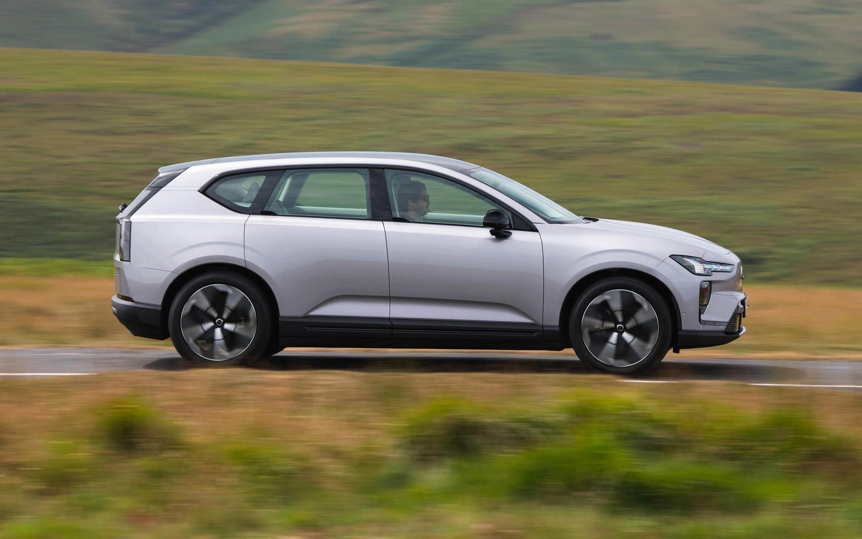 ���� Volvo EX60 