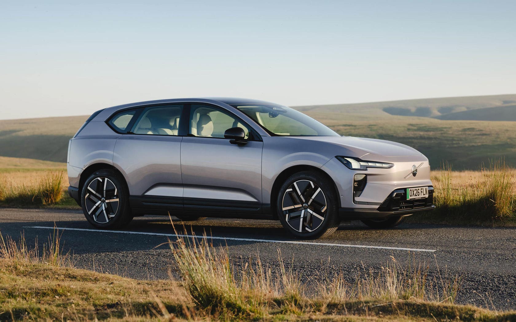 ���� Volvo EX60 