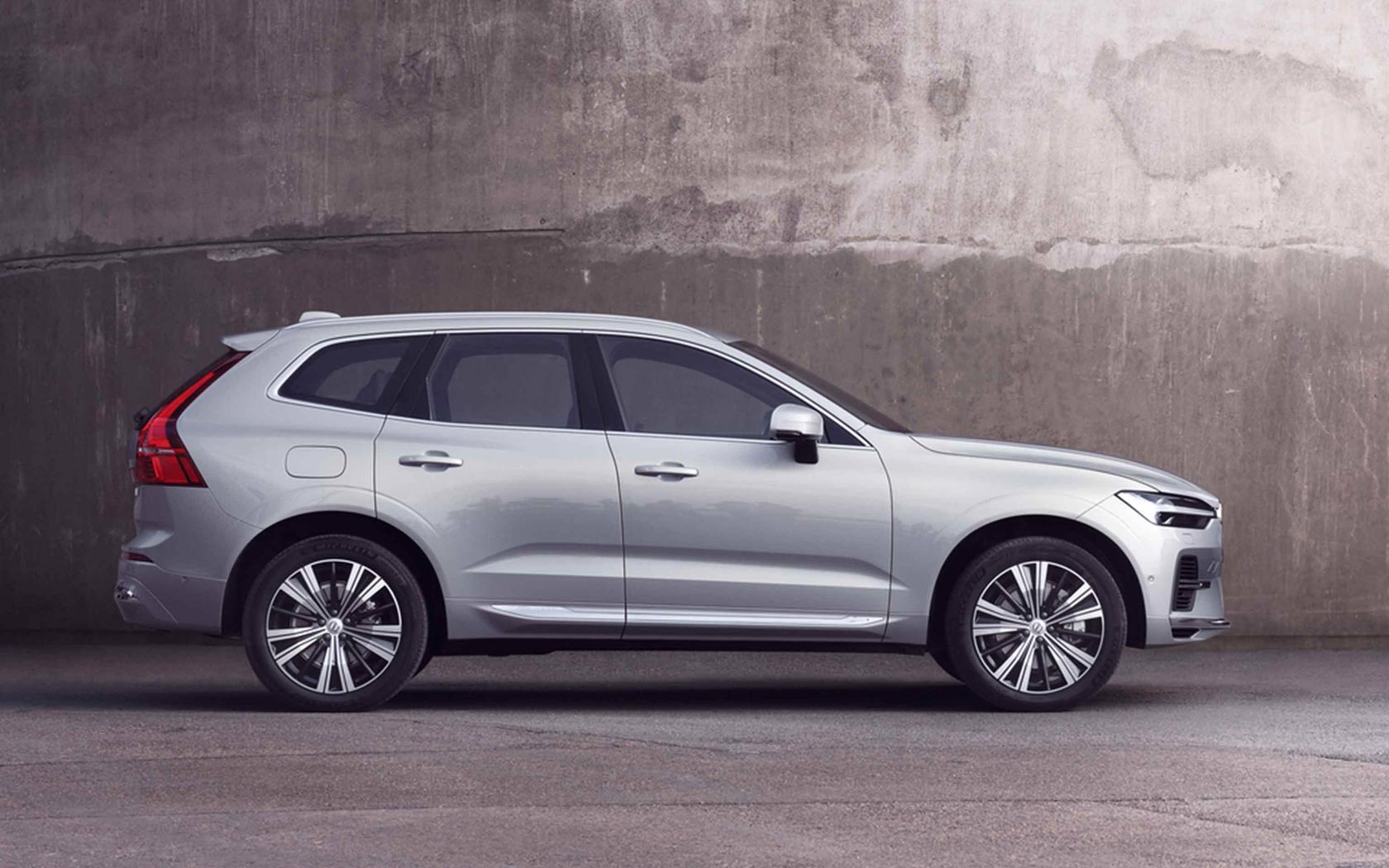 ���� Volvo XC60 (2021-2025)