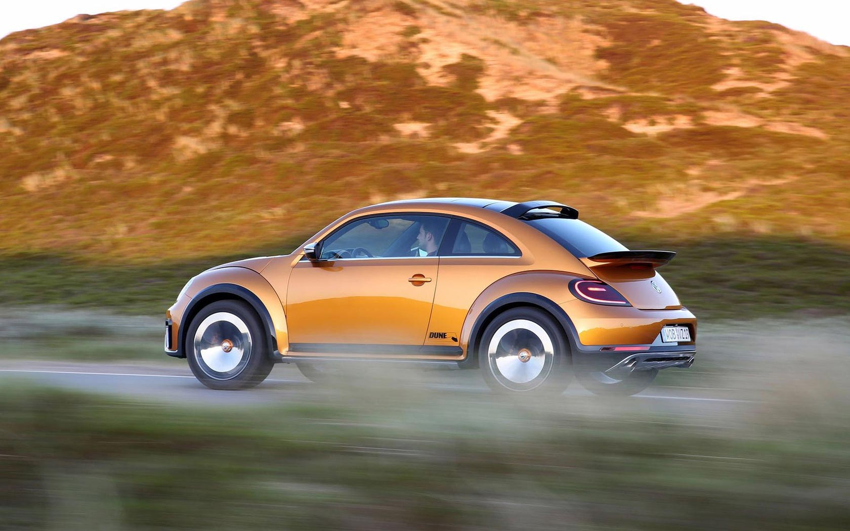  Volkswagen Beetle Dune Concept 