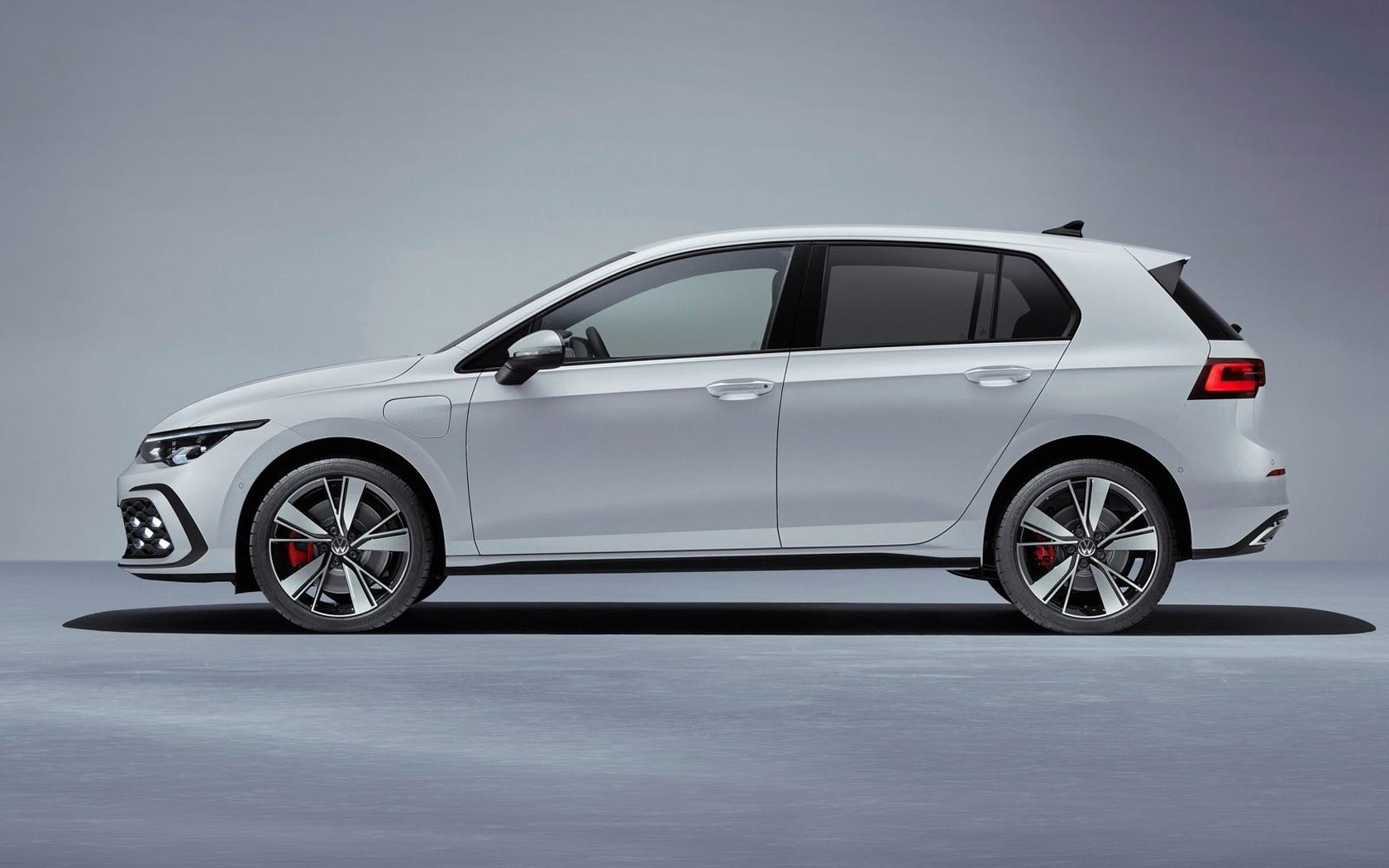  Volkswagen Golf GTE (2020-2024)