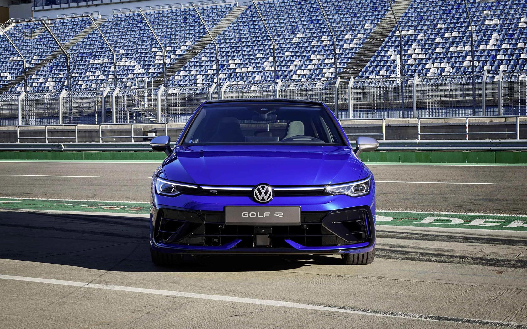  Volkswagen Golf R 