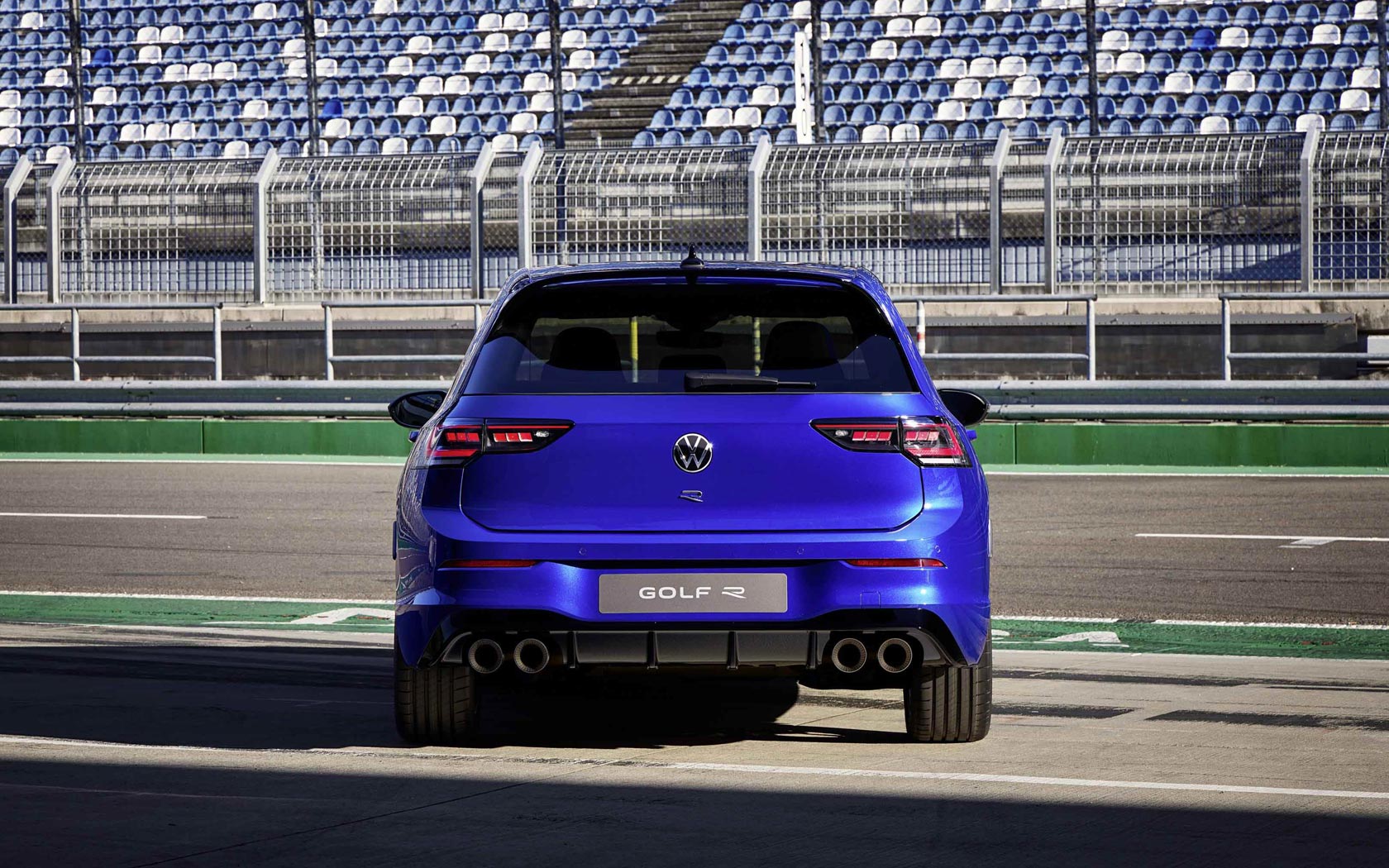  Volkswagen Golf R 