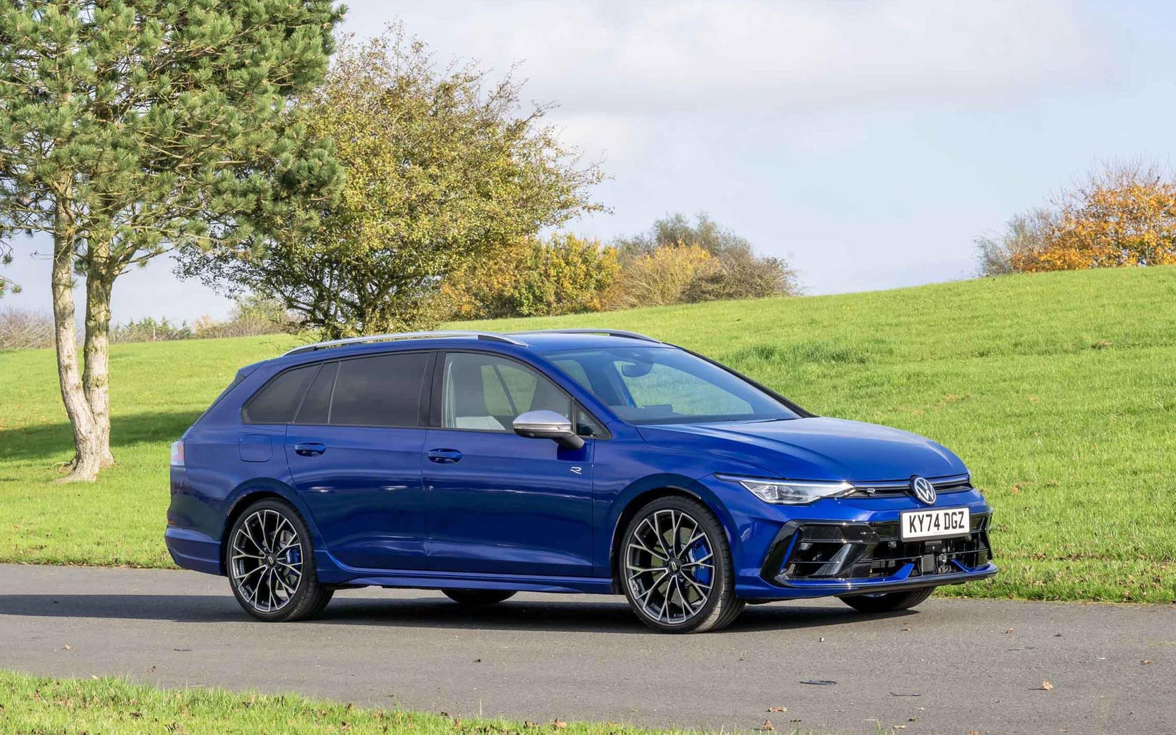  Volkswagen Golf R Variant 