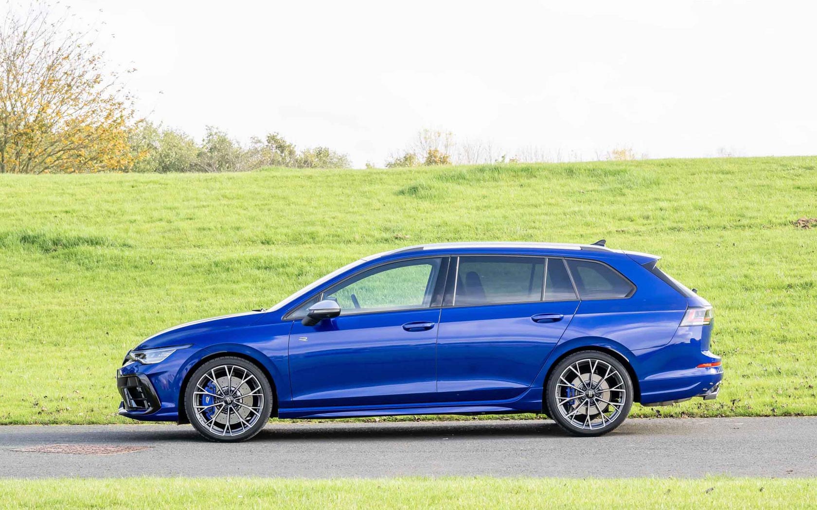  Volkswagen Golf R Variant 