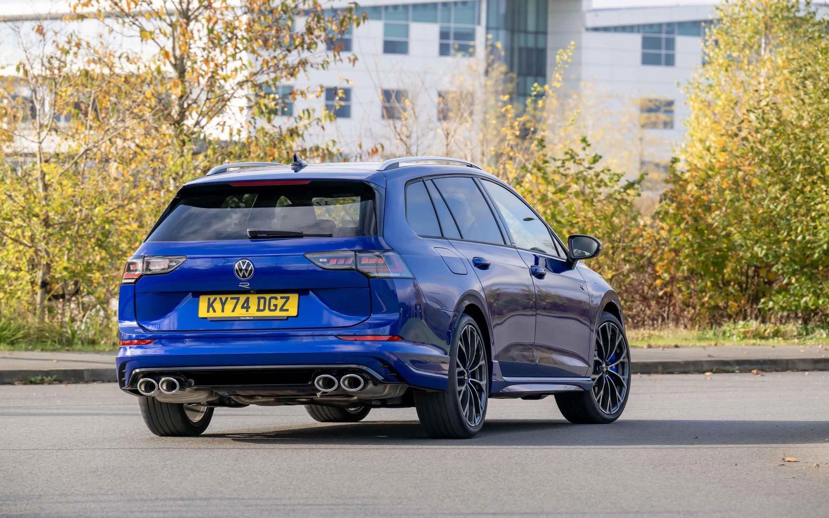  Volkswagen Golf R Variant 