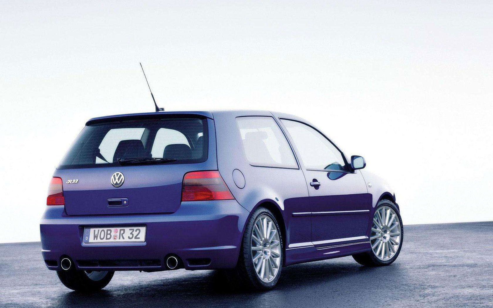  Volkswagen Golf R32 (2002-2004)
