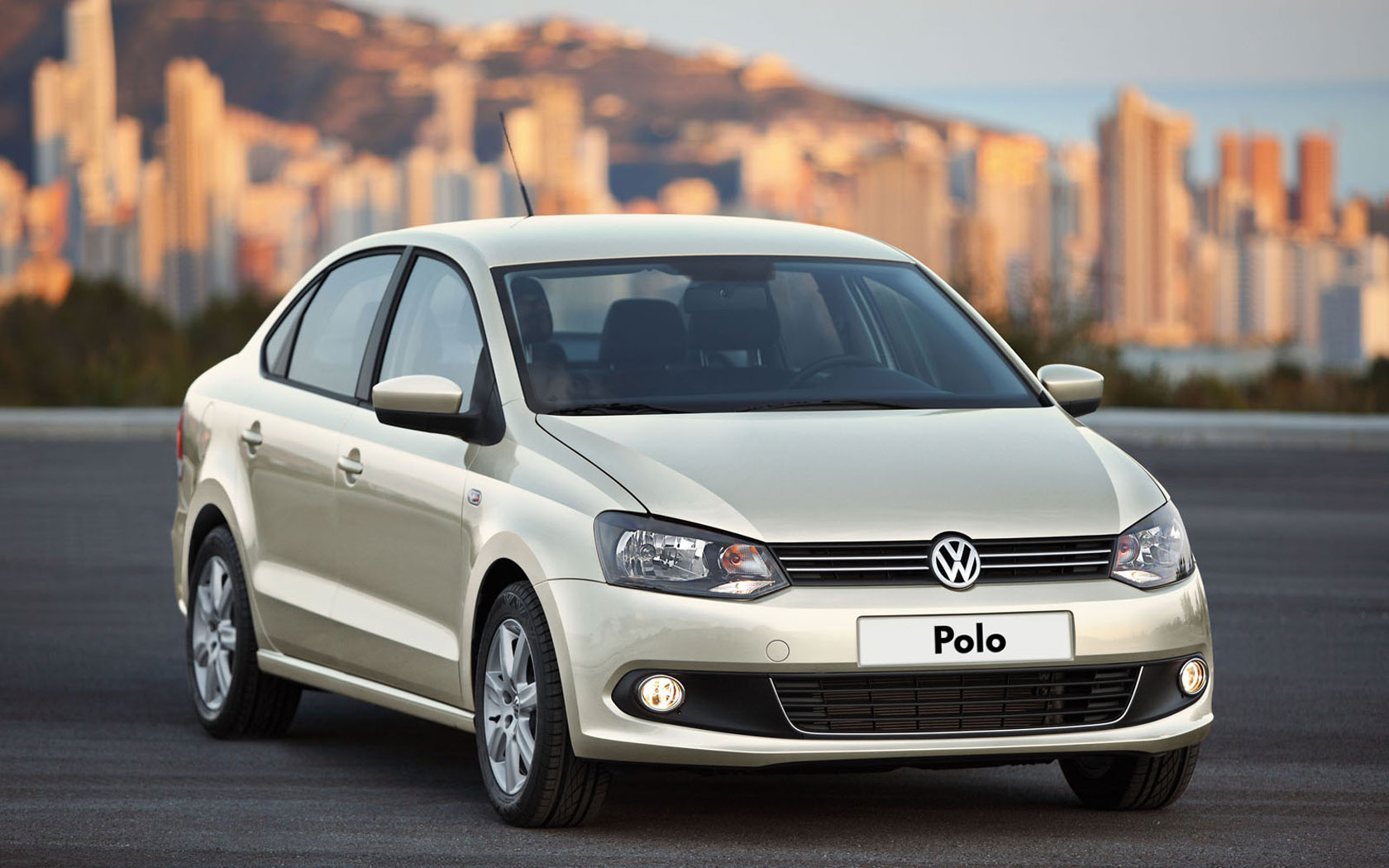  Volkswagen Polo Sedan (2010-2015)