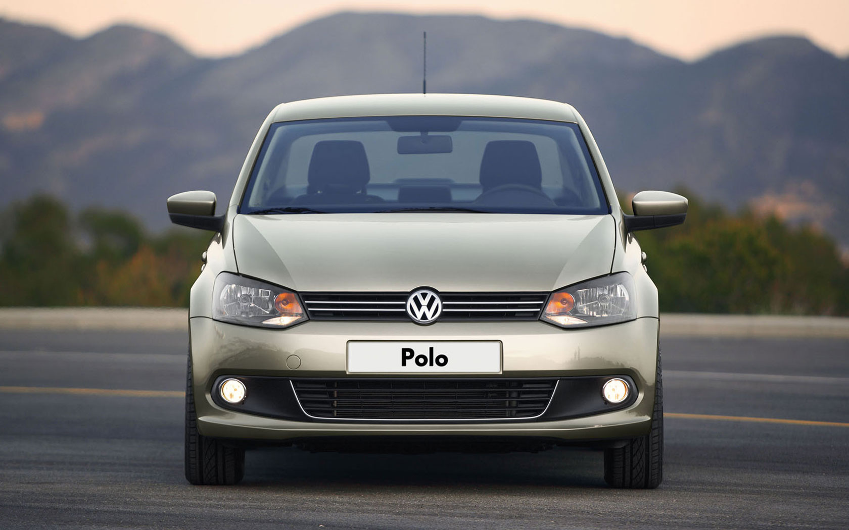  Volkswagen Polo Sedan (2010-2015)