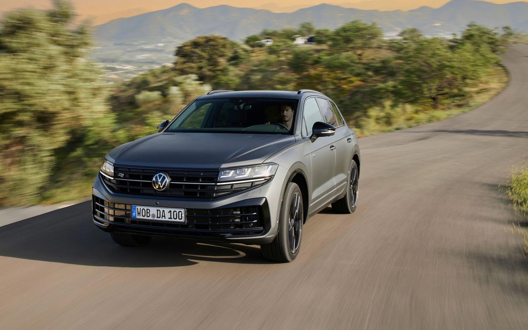  Volkswagen Touareg R 2023 